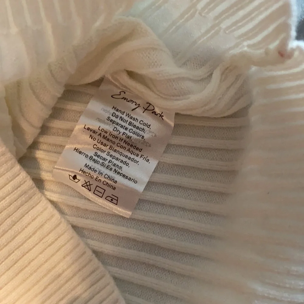 Cropped button down sweater with collar - Picture 6 of 7